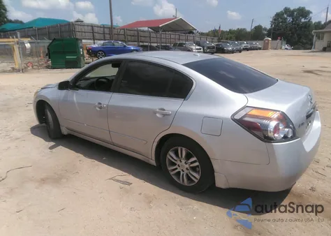 2010 Nissan Altima 2.5 S z USA, uszkodzony, nr VIN 1N4AL2APXAN449893